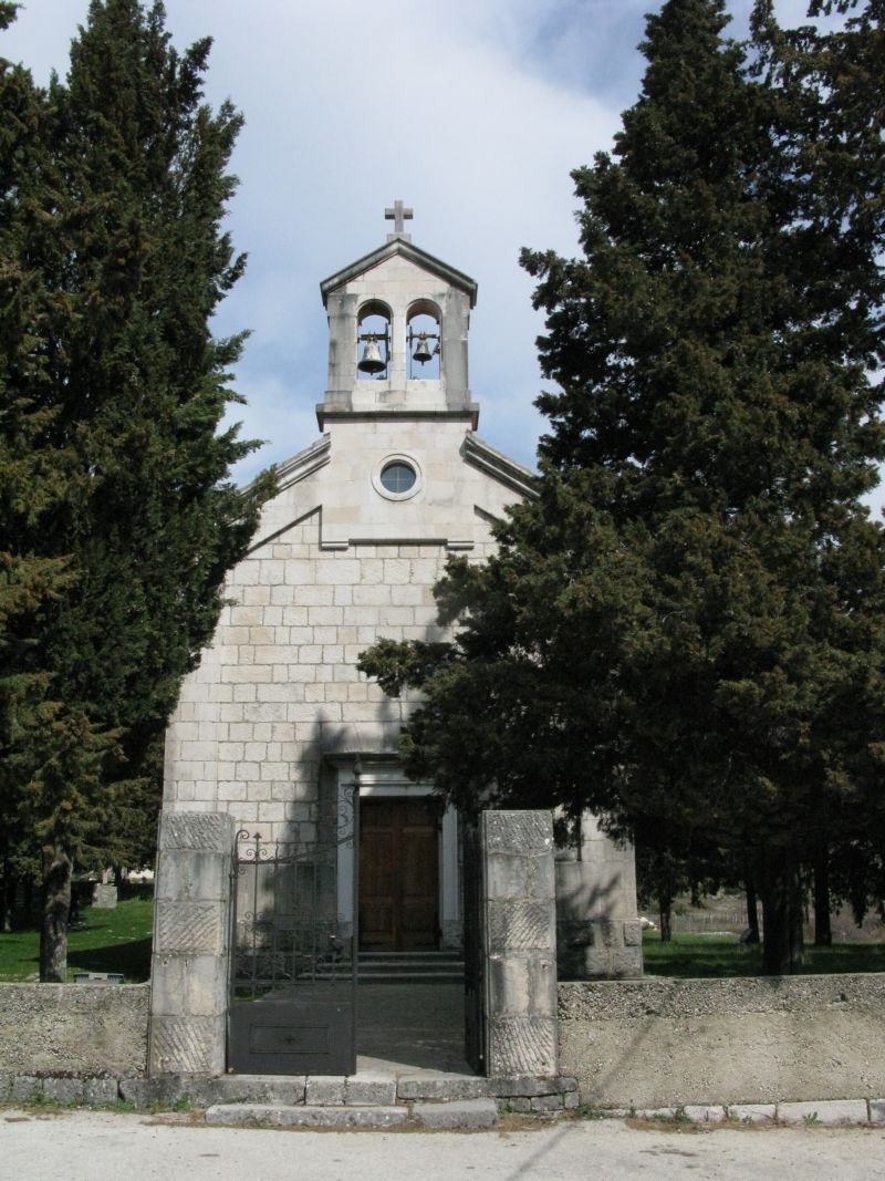 Kostel sv jana krtitele a archeologicke naleziste zupa
