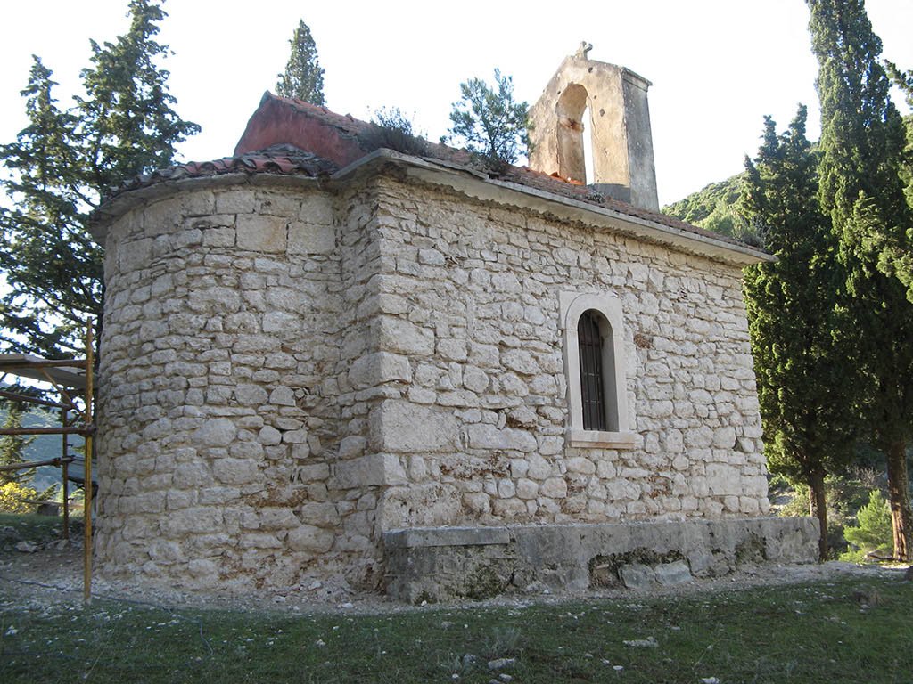 Kostel sv petra dol